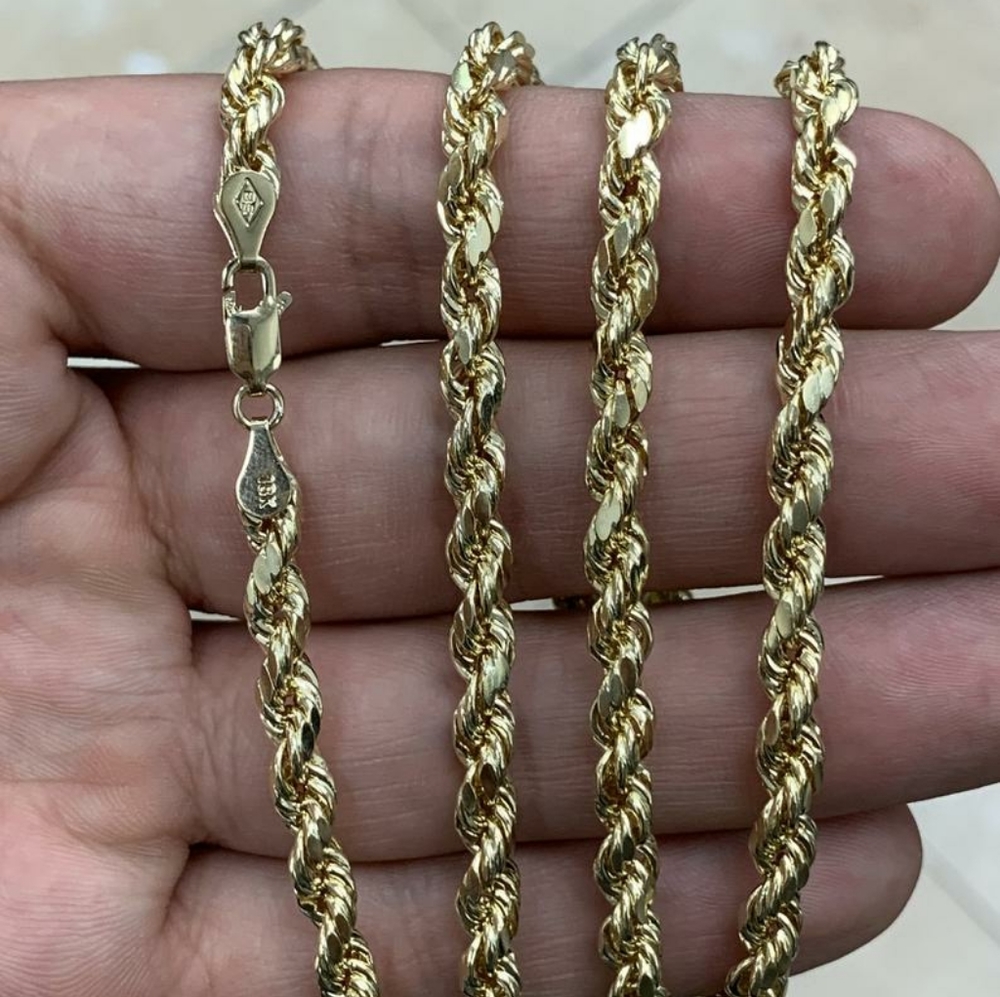 NWOT! 18K Twisted Rope Necklace - Picture 2 of 4
